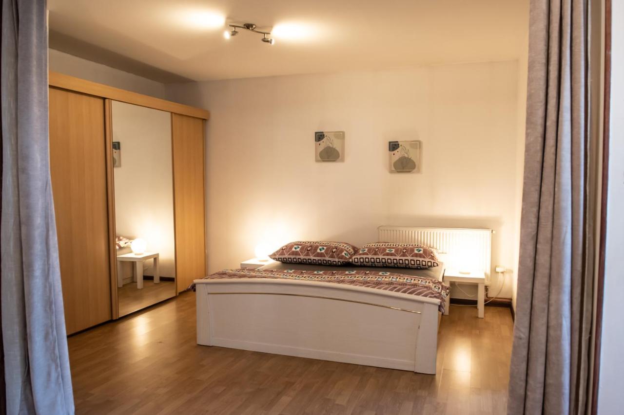 Podkrovní apartmán s výhledem na náměstí Lomnice nad Lužnicí Exterior foto